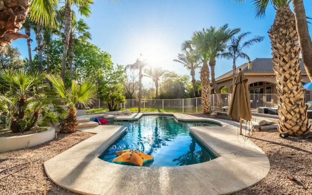 photo 2 of Cloud Chandler 4 Bedroom Home by RedAwning