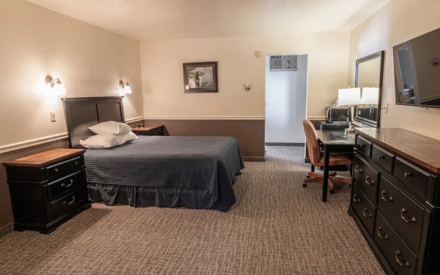 photo 4 of Clover Creek Inn