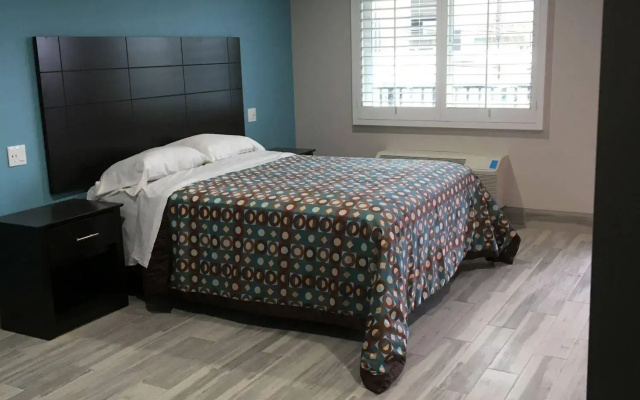 photo 5 of Clover Motel