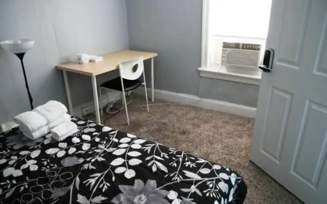 photo 5 of Clover2900 Apartment & Rooms in S Philly
