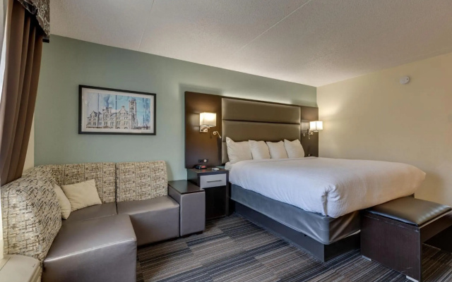 photo 5 of Club - Hotel Nashville Inn & Suites