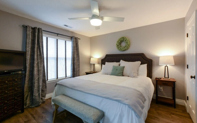 photo 4 of Club C-12 2 Bedroom Condo