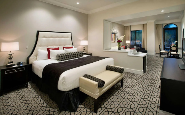 photo 3 of Club Level Suites At Inn On The Fifth