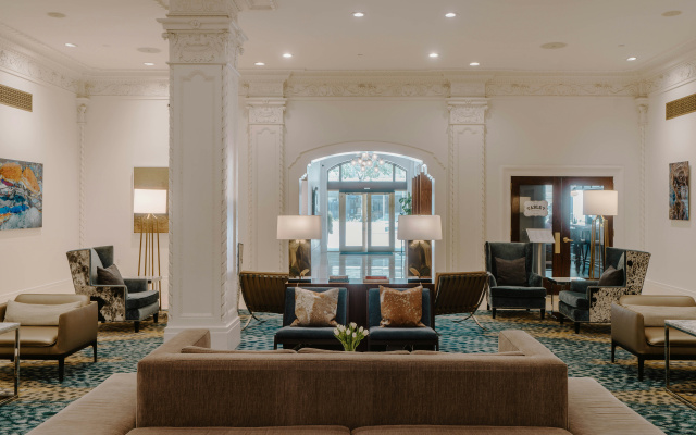 photo 2 of Club Quarters Hotel Downtown, Houston