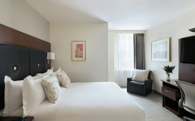 photo 4 of Club Quarters Hotel Downtown, Houston