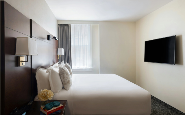 photo 5 of Club Quarters Hotel Downtown, Houston