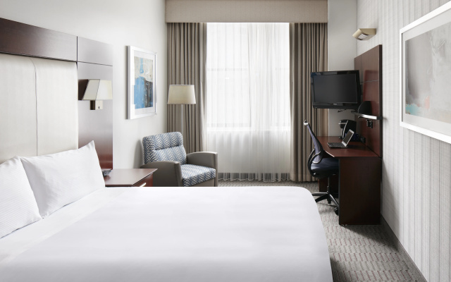 photo 4 of Club Quarters Hotel Wacker at Michigan, Chicago