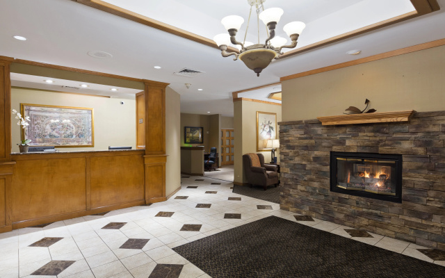 photo 2 of Chicago Club Inn & Suites