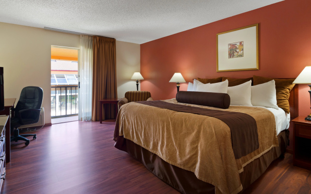 photo 4 of Chicago Club Inn & Suites