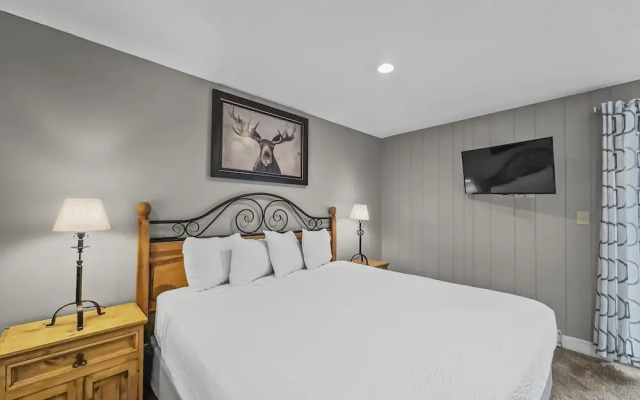 photo 3 of Cm321h Copper Mtn Inn Hotel Room by RedAwning