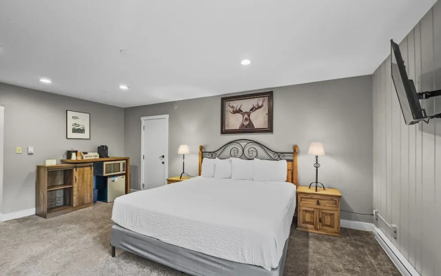 photo 4 of Cm321h Copper Mtn Inn Hotel Room by RedAwning