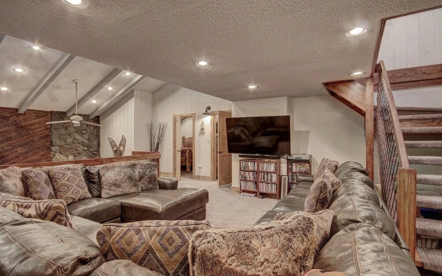 photo 5 of Cm416m 8br Copper Mtn Inn Pet Friendly 8 Bedroom Condo by RedAwning