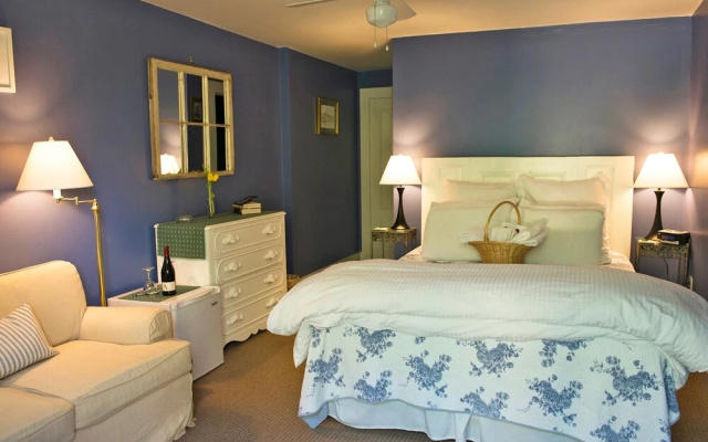 photo 2 of Coach Stop Inn
