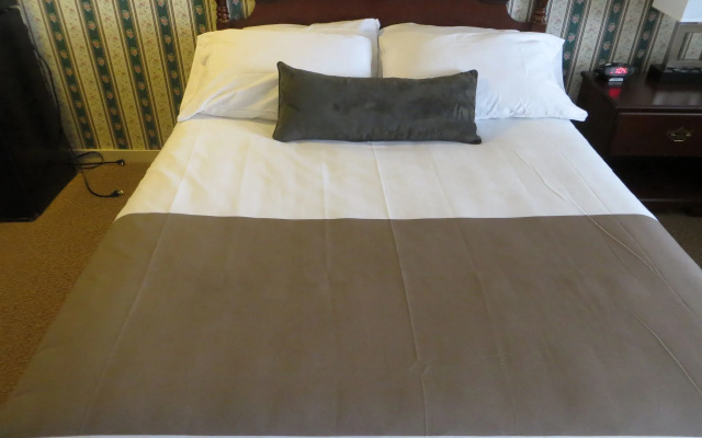 photo 2 of Coachman Inn