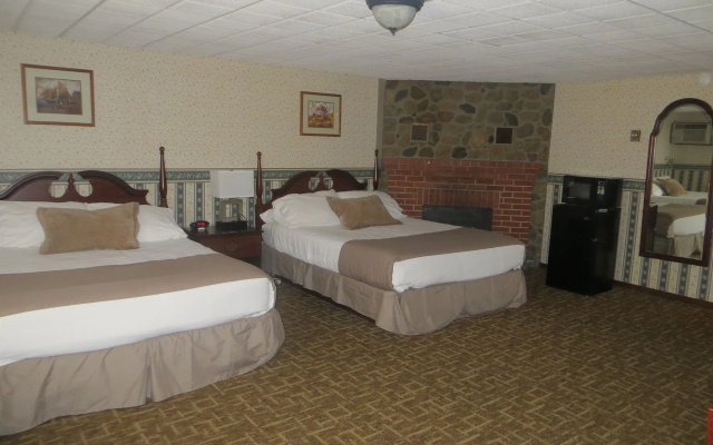photo 5 of Coachman Inn