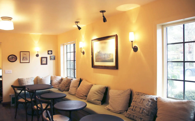 photo 2 of Coachman's Inn, A Four Sisters Inn
