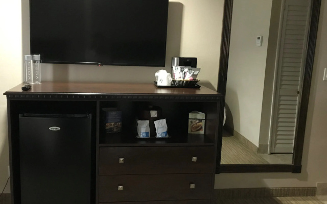 photo 3 of Coast Burbank Hotel