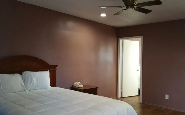 photo 4 of Coast Inn