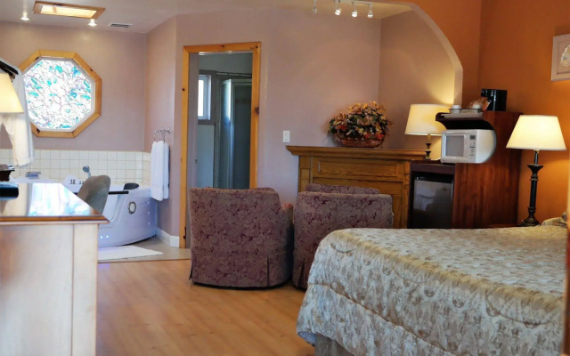 photo 2 of Coast Inn and Spa Fort Bragg