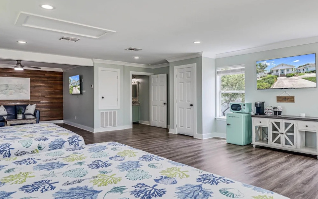 photo 4 of Coast Oaks Cottage 5 1 Bedroom Cottage by RedAwning