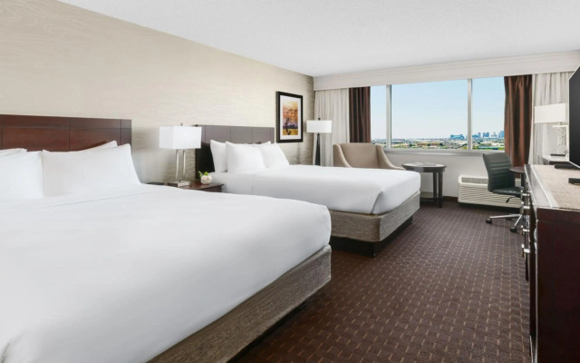 photo 3 of Crowne Plaza Phoenix Airport - PHX by IHG