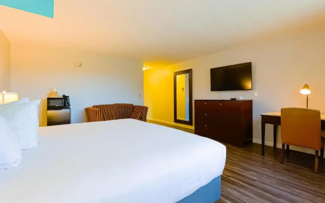 photo 3 of Coast River Inn by OYO Seaside