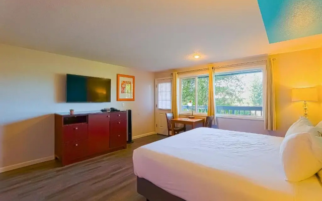 photo 4 of Coast River Inn by OYO Seaside