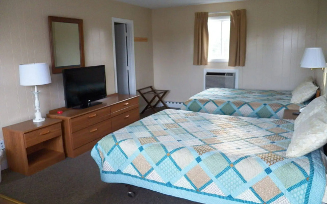 photo 4 of Coast Village Inn & Cottages