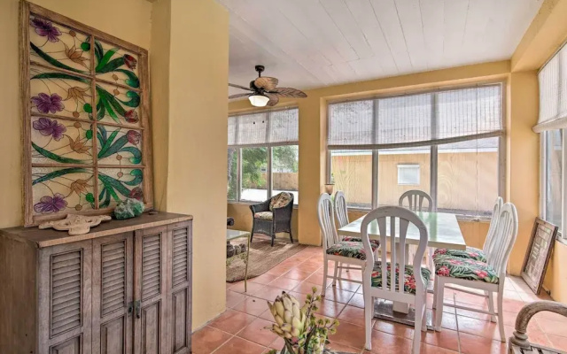 photo 4 of 'coastal Cove' w/ Private Deck, 4 Mi to Beach