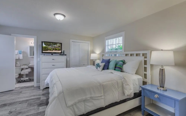 photo 3 of Coastal Dream Beach House 3 Bedroom Home by Redawning