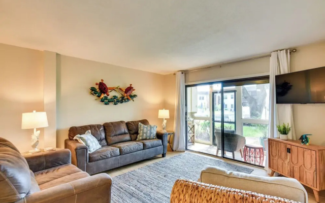 photo 3 of New Smyrna Beach Condo: Pool Access, Walk to Beach
