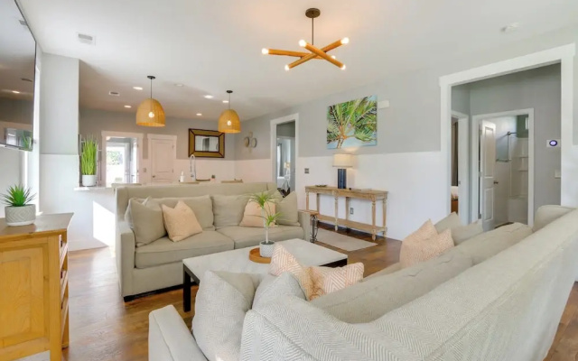 photo 3 of Coastal Home w/ Yard < 1 Mi to Old Town Bluffton!