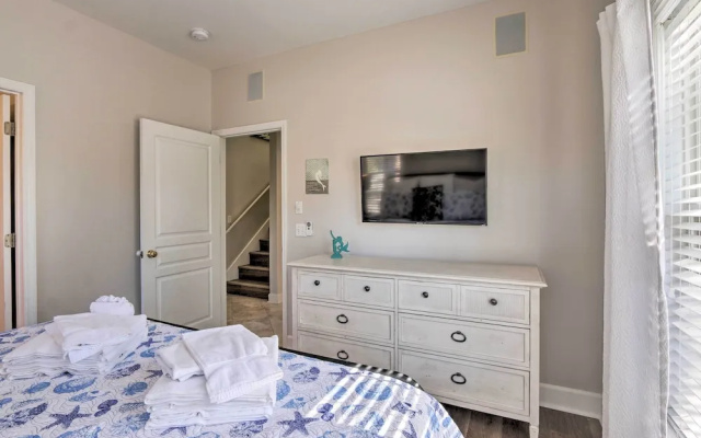 photo 3 of Steps to Sand: Hilton Head Retreat w/ Pool Access!