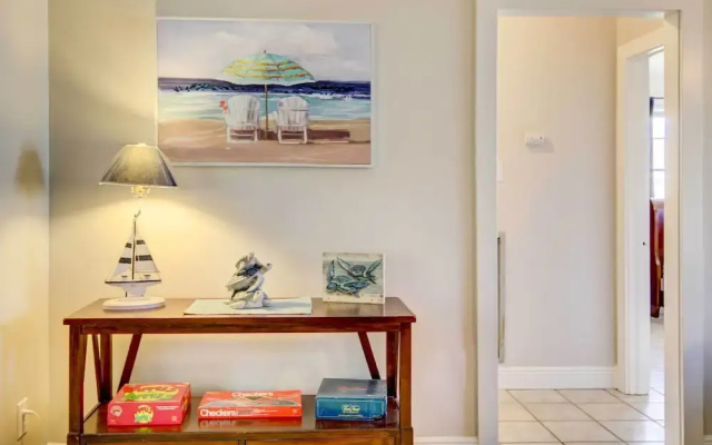 photo 3 of Coastal Long Beach Rental w/ Patio, Walk to Beach!