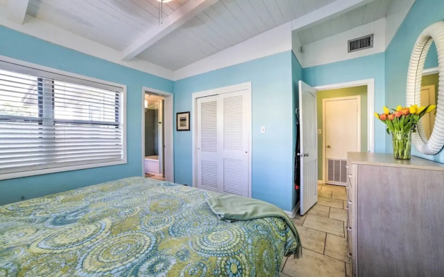 photo 4 of Coastal PCB Cottage W/pool & Bbq: 1block to Beach!
