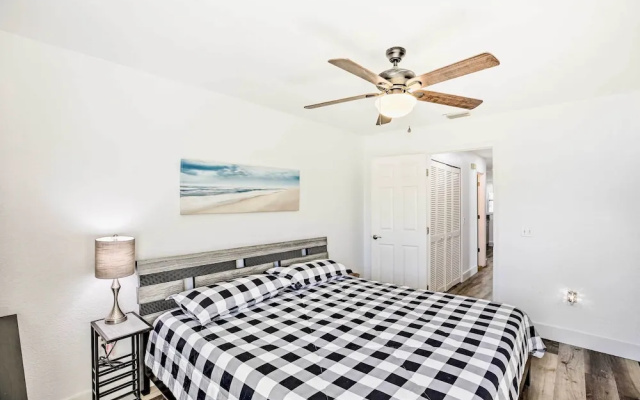 photo 5 of Coastal Port Charlotte Gem w/ Private Pool!