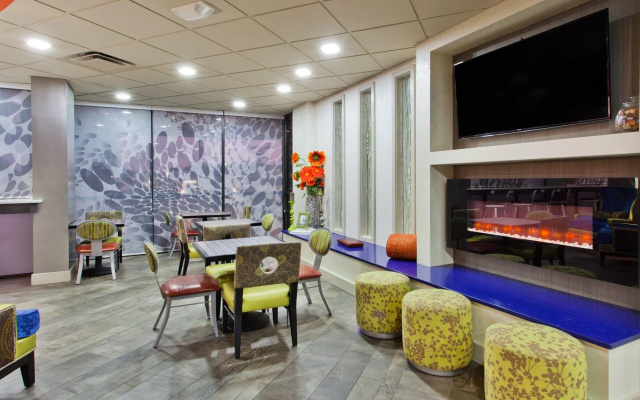 photo 2 of Holiday Inn Express Atlanta Galleria - Ballpark Area by IHG