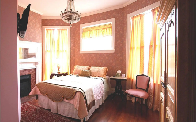 photo 2 of Hassinger Daniels Guest House