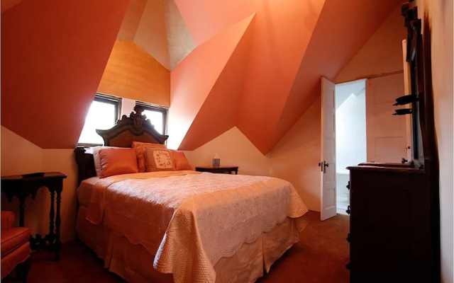 photo 5 of Hassinger Daniels Guest House
