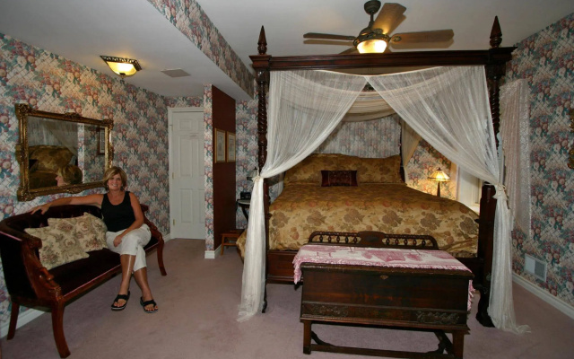 photo 5 of Cobblestone Manor