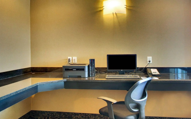 photo 2 of Stanton Inn & Suites