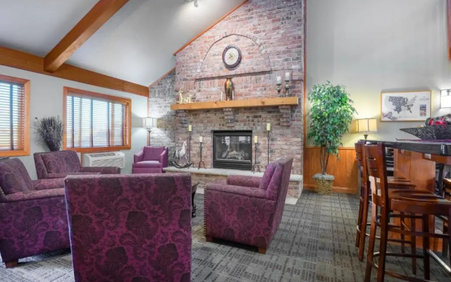photo 2 of Cobblestone Hotel & Suties - Baldwin