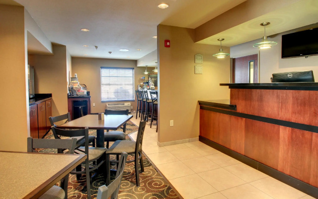 photo 2 of Cobblestone Inn & Suites - Harvey