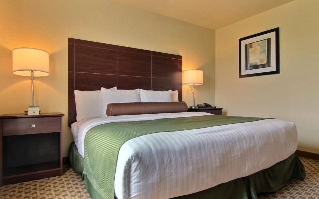photo 3 of Cobblestone Inn & Suites - Harvey