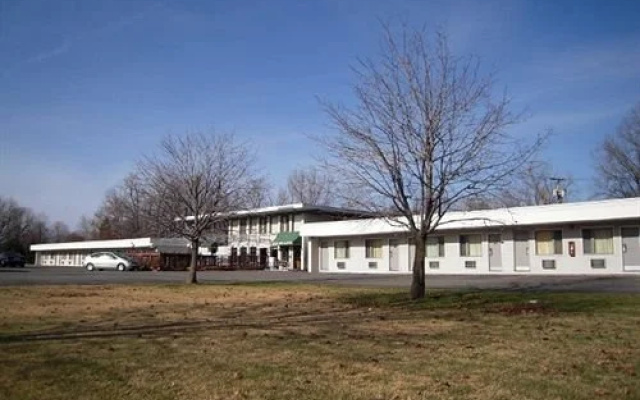 photo 5 of Cocca's Inn & Suites Route 7 Latham