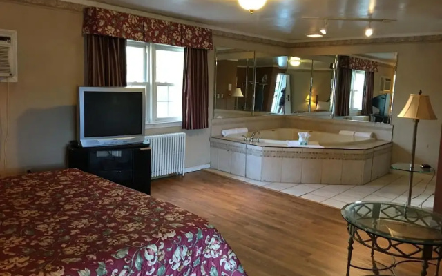 photo 4 of Colonie inn and Suites