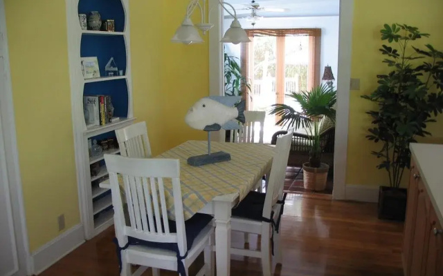 photo 4 of Coco Palm Cottage Vacation Home