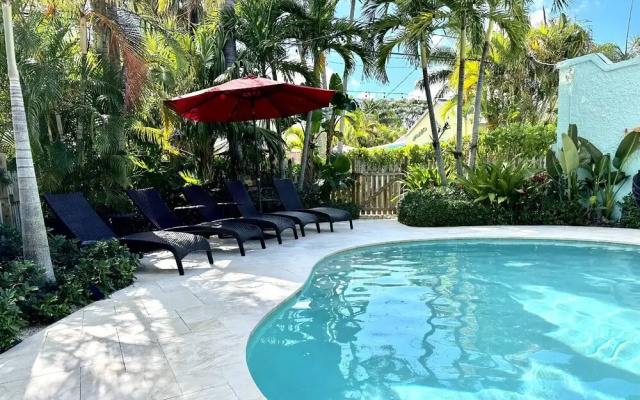 photo 2 of Coco Plum Cottage, Beach, Shops & Restaurants, Downtown, Pool, The Square