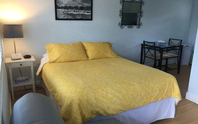 photo 2 of Coconut Inn