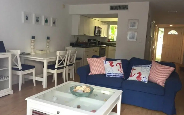 photo 3 of Coconut Palms Townhome